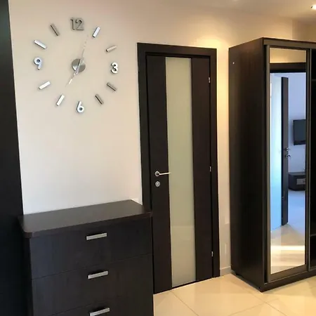 Arcadia Aparts Tenistaya Str Апартаменти